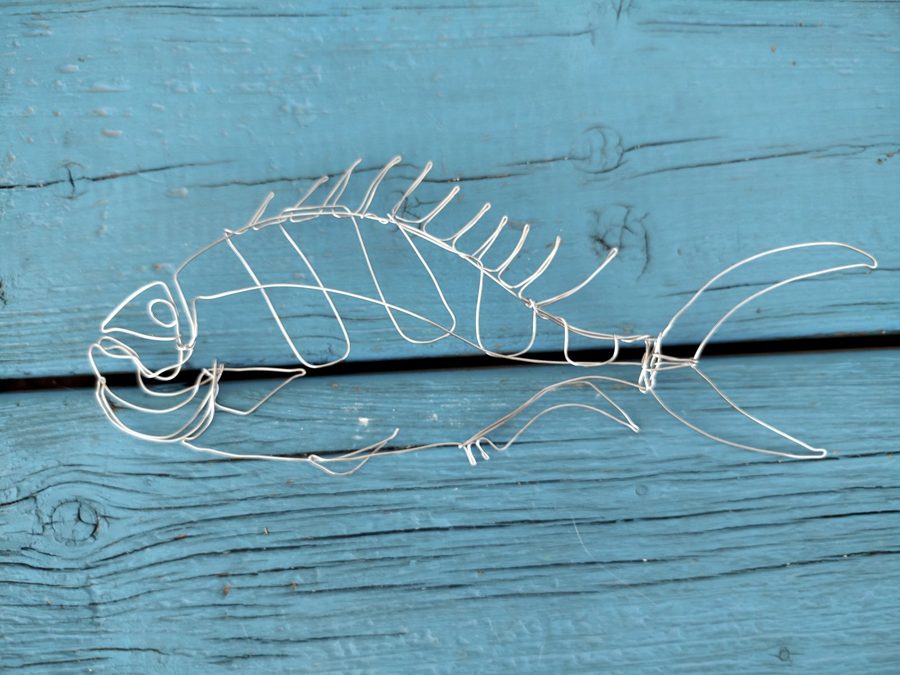 Wire sculpture by Nilo Saba
