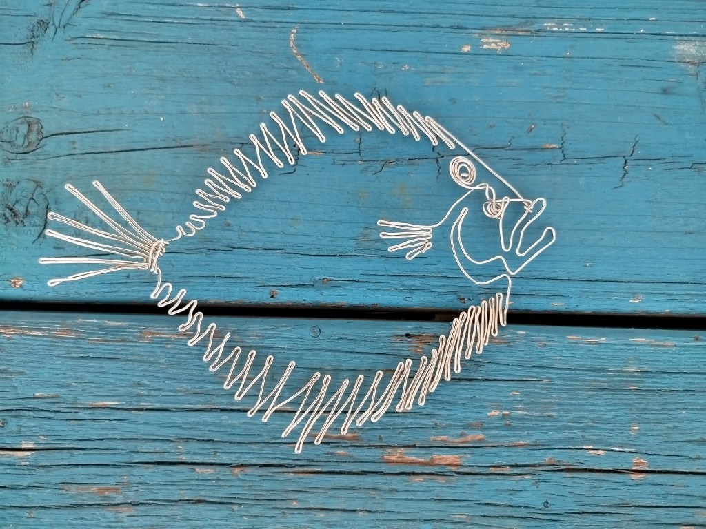 Psetta maxima, wire sculpture by Nilo Saba